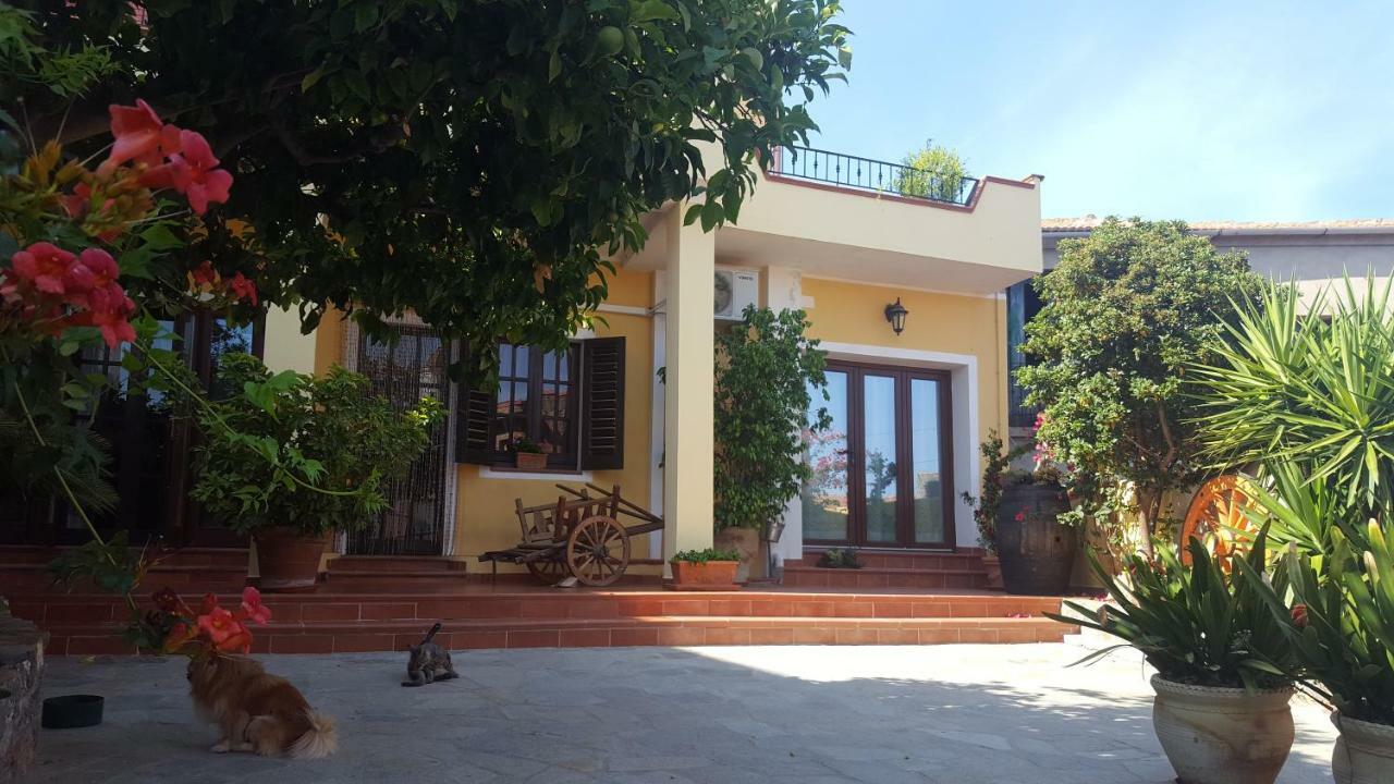 Su Carreri Bed & Breakfast Armungia Екстериор снимка