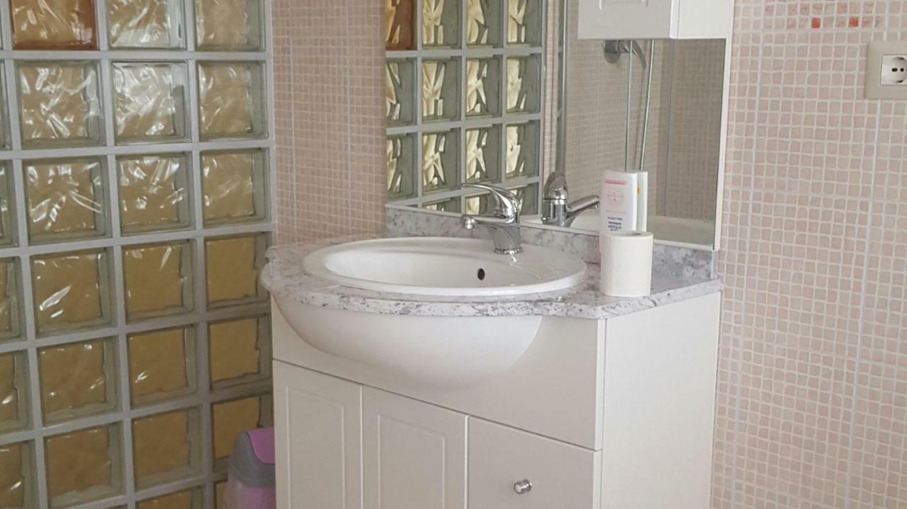 Su Carreri Bed & Breakfast Armungia Екстериор снимка